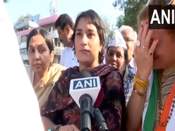 Political Showdown in Maharashtra: Vinesh Phogat Joins Roadshow