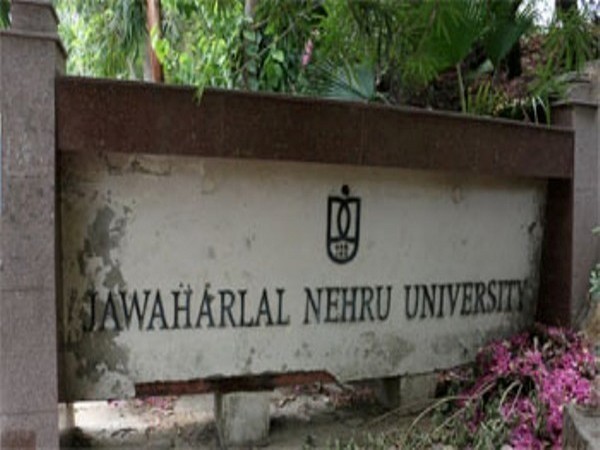 JNUSU members stage protest, demand reopening of campus