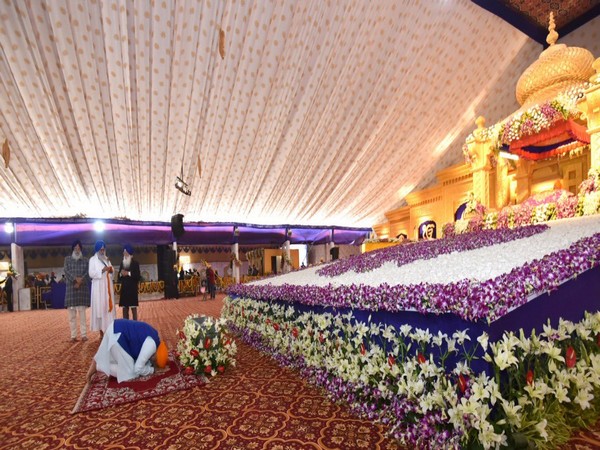 PM Modi pays tribute to Guru Gobind Singh on Parkash Purab
