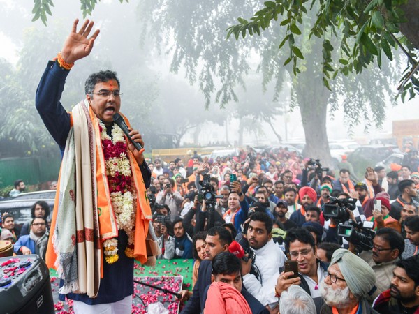 BJP's Parvesh Verma Slams Kejriwal, Seeks Advocates' Support in Delhi Elections