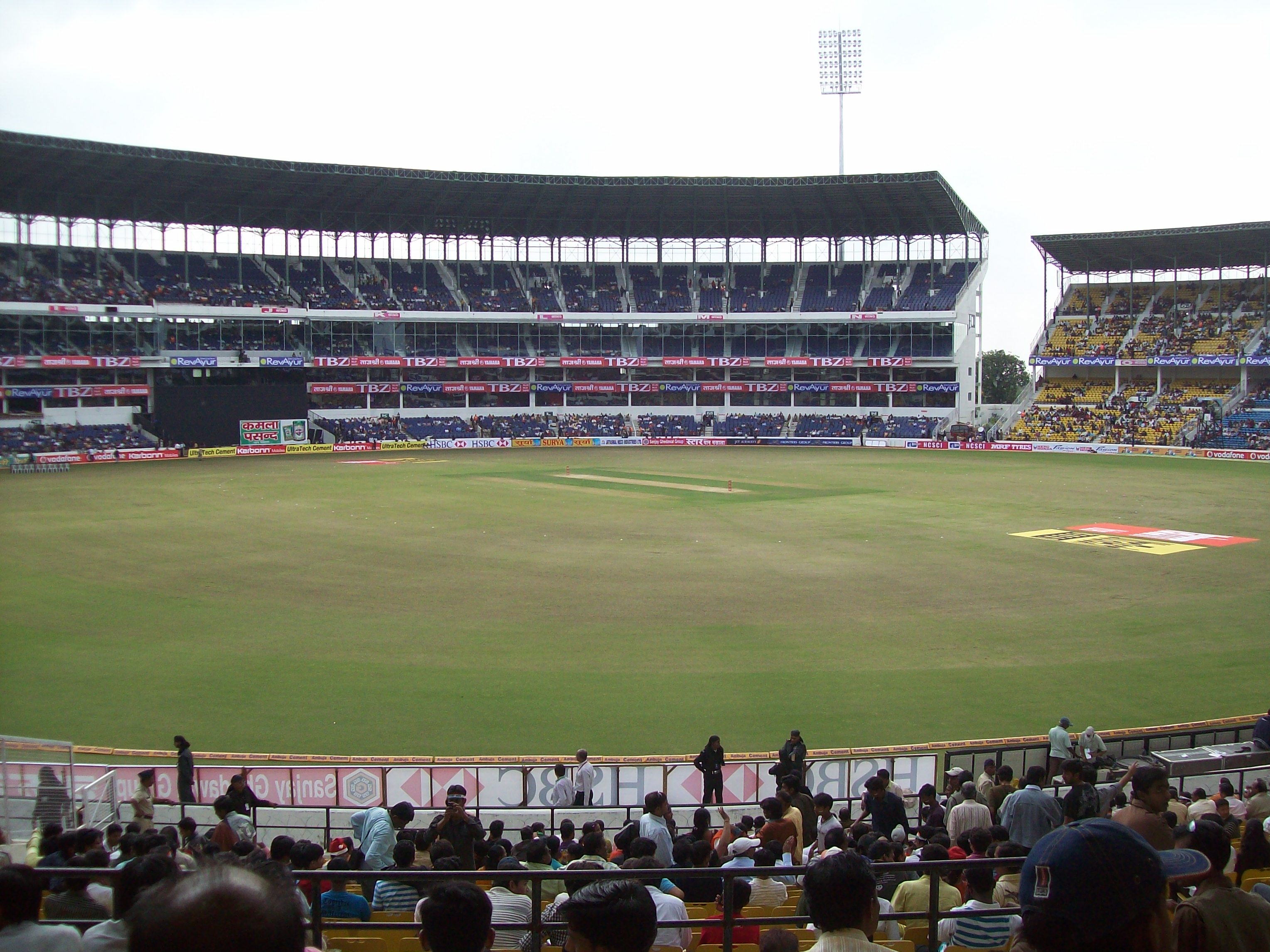 Vidarbha stun Maharashtra by 7 wickets, enter quarters