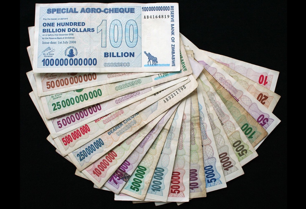 Zimbabwe central bank hopeful of merger of exchange rates of official, black market in 3 months