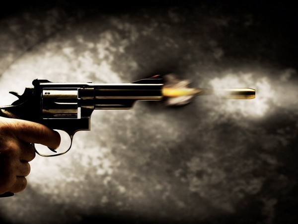 Man shoots himself playing Russian roulette in French bar