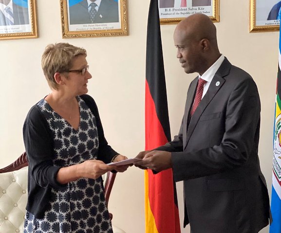 German Ambassador presents credence letter to EAC Secretariat chief