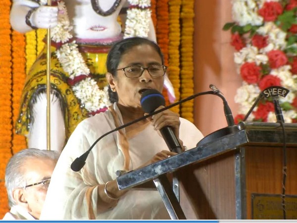 Hinduism doesn't shut door for anyone, says Mamata Banerjee