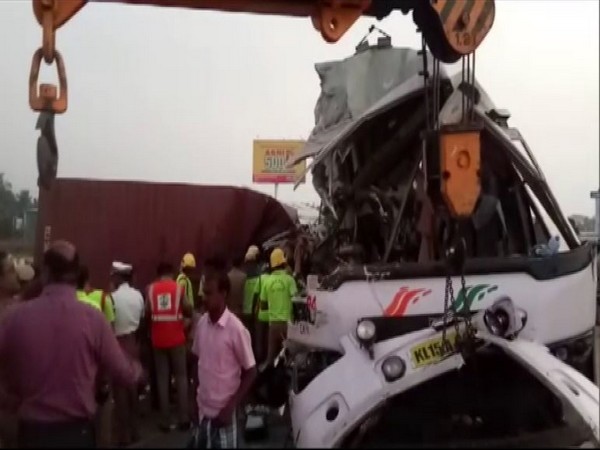  19 dead in bus accident in Tamil Nadu