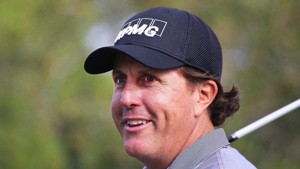 Phil Mickelson says he''s done gambling and is on the road to being ''the person I want to be''