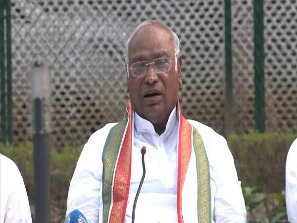 Cong chief Kharge holds meeting with opposition leaders day after Rahul's conviction