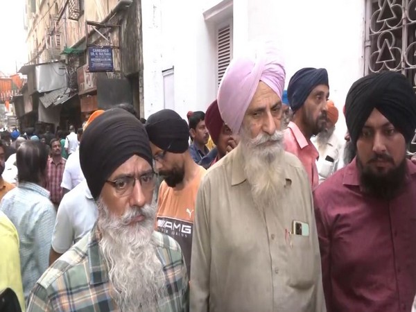 West Bengal: Sikh community protests outside BJP office against alleged comment on Sikh cop 