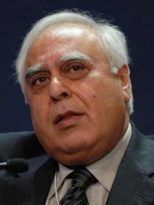 Kapil Sibal accuses PM Modi of speaking only about Pakistan and not India and its people
