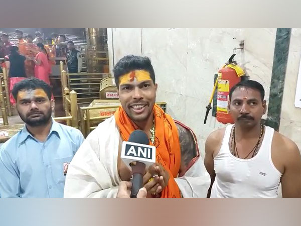 Cricketer Umesh Yadav offers prayers for peace, happiness in world at Ujjain's Mahakaleshwar temple 