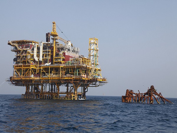 Kurdish forces seize some oil wells from Iraqi control, Iraqi company says