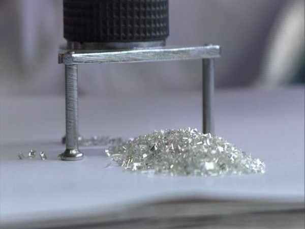 Top producer Russia thwarts move to redefine 'conflict diamonds 