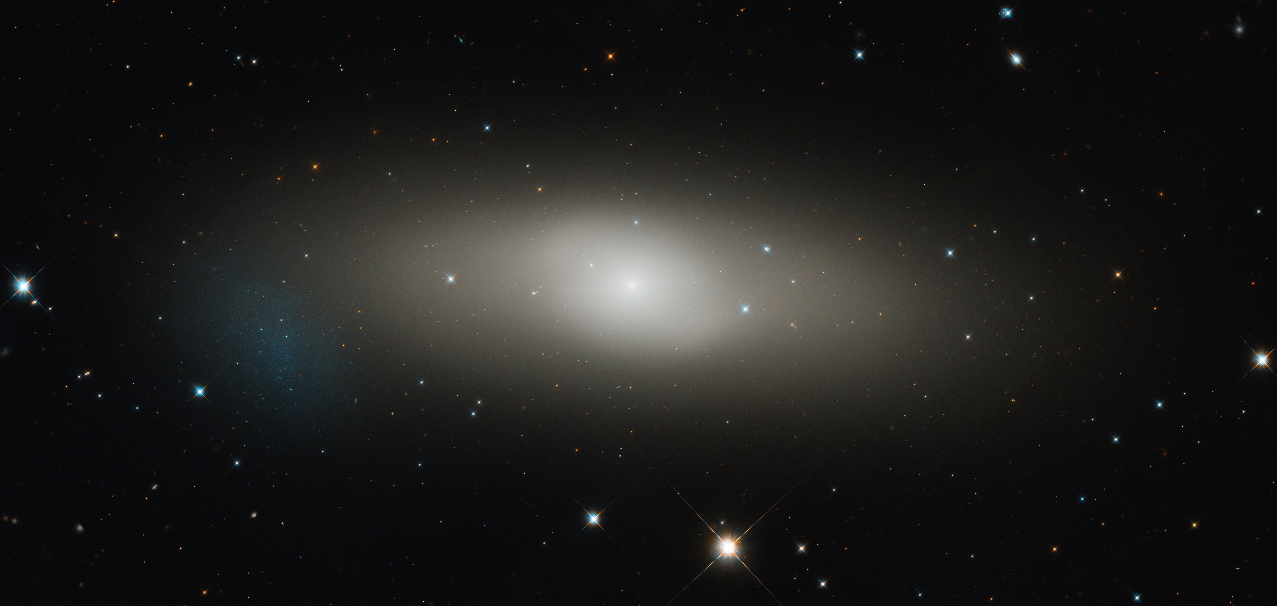 NASA telescope captures stunning image of nearby lens-shaped galaxy