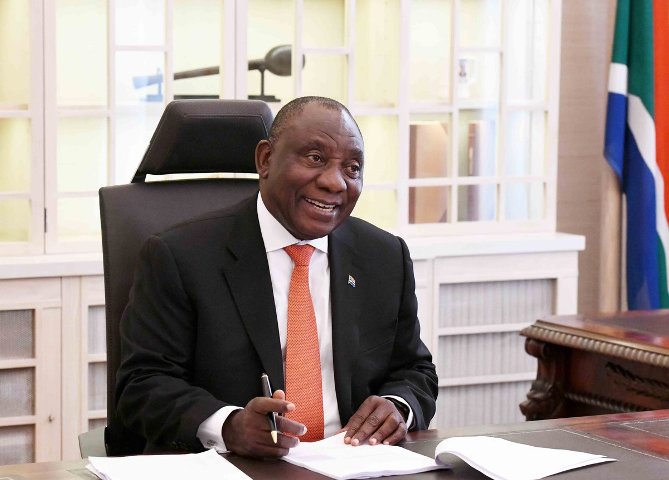 President Ramaphosa congratulates newly apponted CRL Commissioners