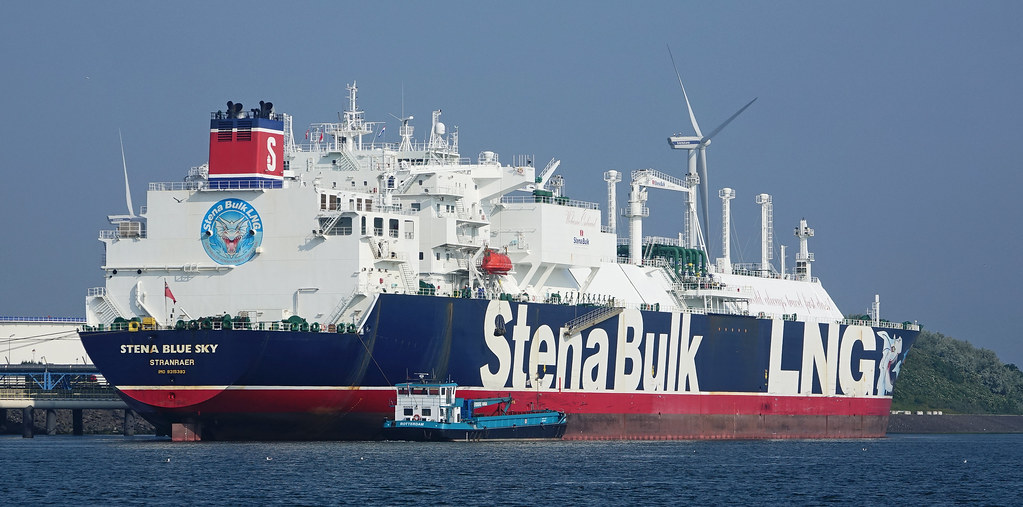 UPDATE 4-British tanker leaves Iranian port after July seizure