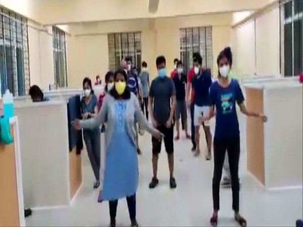 Asymptomatic COVID-19 patients organise flash mob in Bellary 