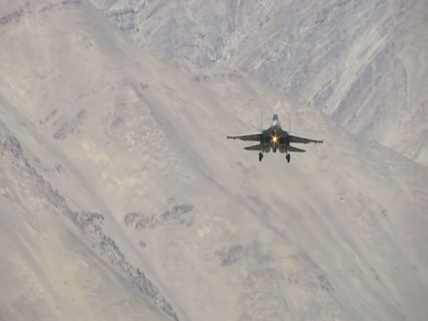 IAF personnel skydive in Leh on 88th IAF Day