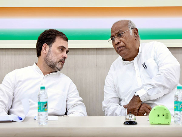 Congress Leaders Kharge and Gandhi to Visit Jammu and Srinagar for Pre-Election Meetings