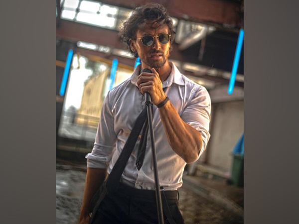 '2 days to go': Tiger Shroff shares excitemnet ahead of his debut song 'Unbelievable' release