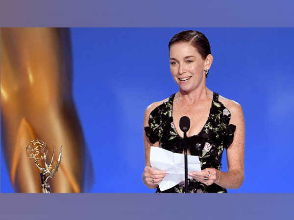 Emmys 2021: Julianne Nicholson gives subtle nod to women in Texas, Afghanistan