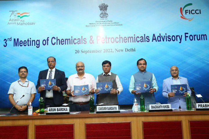 Dr Mansukh Mandaviya calls for creating India's own model to lead global chemicals and fertiliser market