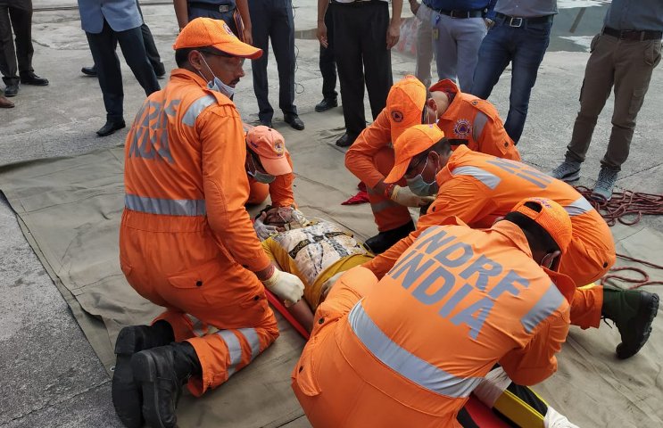 6 year old trapped in 200 feet borewell; stuck at 10 feet depth, NDRF starts excavation