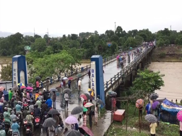 Crack appears in Balason river bridge in West Bengal's Siliguri after heavy rains