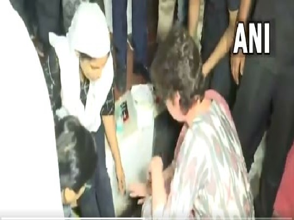 Congress leader Priyanka Gandhi provides first aid to accident victim on her way to Agra