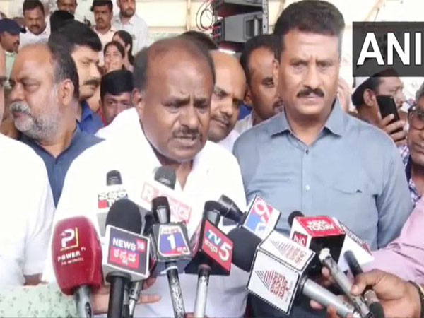 Kumaraswamy Criticizes Siddaramaiah's Leadership and Eyes Karnataka CM Role