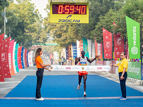 Cheptegei and Eyayu Triumph in Thrilling Delhi Half Marathon