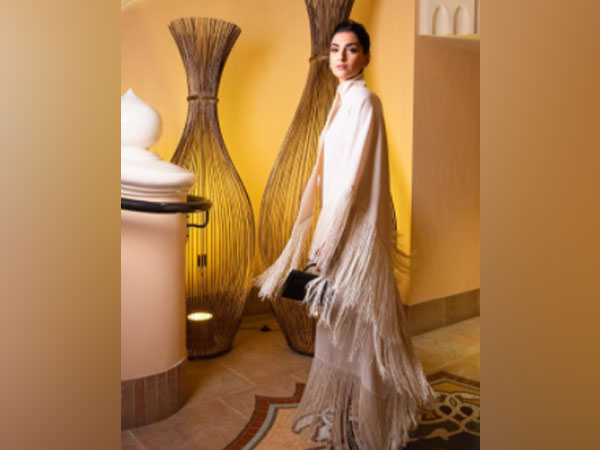 Sonam Kapoor says 'tassels, sparkle' make her 'happy girl' 