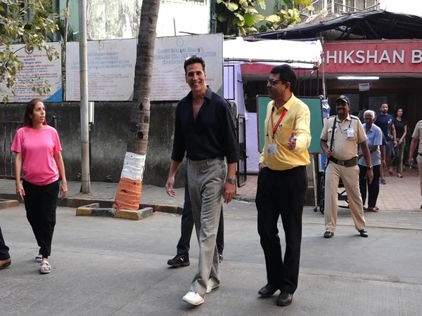 Akshay Kumar Casts Vote in Maharashtra Assembly Elections Amid Strong Competition