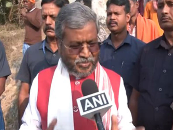 Babulal Marandi Casts His Vote, Urges Electorate for Change in Jharkhand Elections