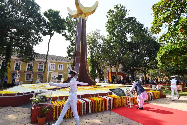 PM Modi lays wreath at Azad Maidan to mark Goa Liberation Day