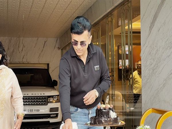 Anand Pandit Celebrates Pre-Birthday Bash with Fans