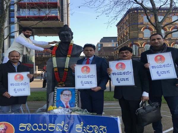 K'taka Min pays tribute to Basaveshwara statue in London