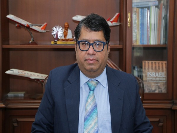 Vikram Dev Dutt takes over as CMD of Air India