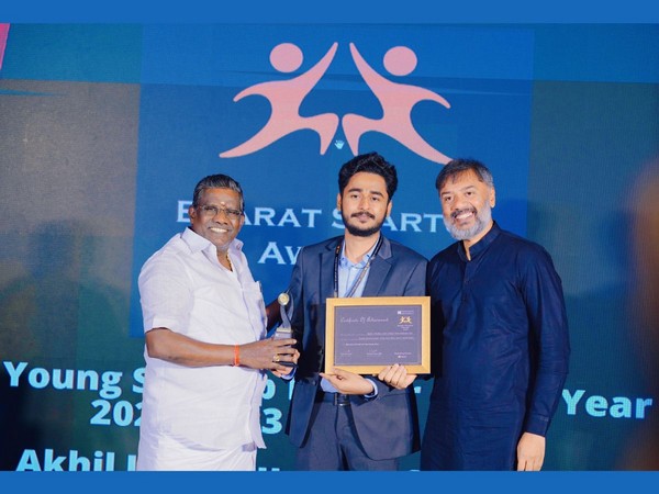 Dr Akhil J Madhu Received The Young Startup Leader Award at a Prestigious Event Held In Bangalore On National Startup Day 2023