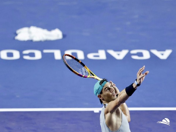 Tennis-Nadal stays in control to make winning return in Barcelona  