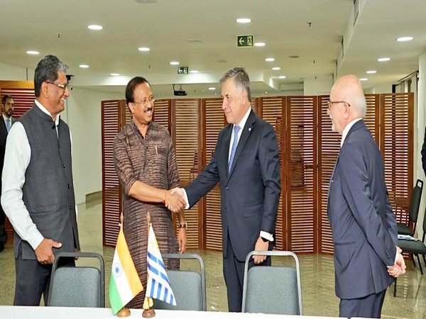 MoS Muraleedharan meets Uruguay's Foreign Minister; discusses enhancing cooperation