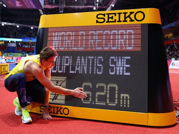 Unusual Showdown: Pole Vaulter Duplantis Defeats Hurdler Warholm in 100m Exhibition