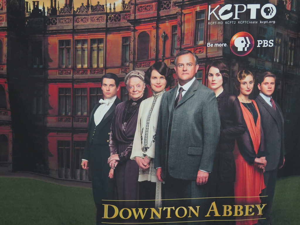 Crawleys await royal visit in "Downton Abbey" movie, trailer shows