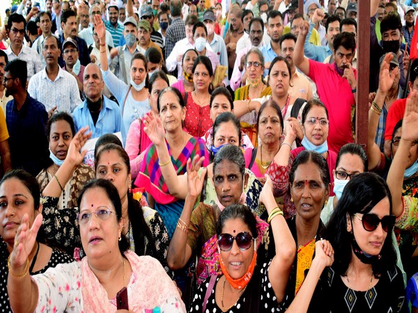 Karnataka: 33 pc quota for women in outsourced govt jobs