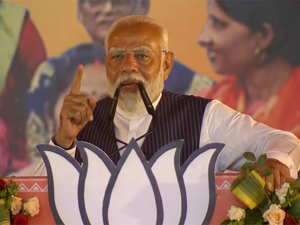 "Sapa ke ladke aaj galti kar ke to dekhe...": PM Modi attacks SP in Varanasi 