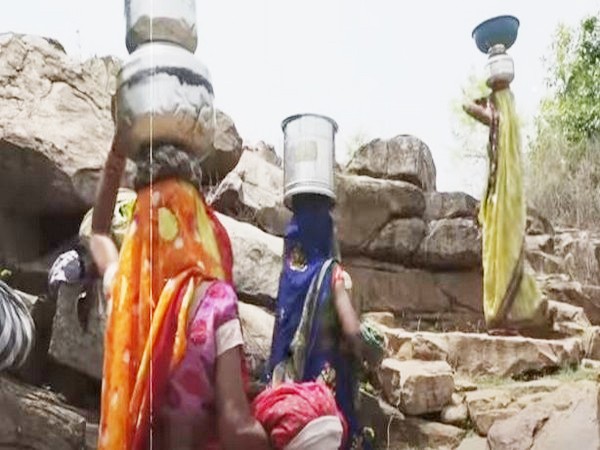 Village in MP's Chhatarpur faces woes, locals say 60 pc youth unmarried due to water crisis