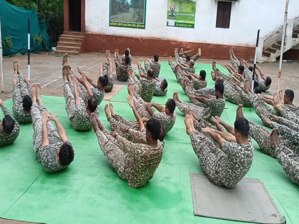 J-K: Indian Army's 'Silent Warriors' join Yoga Day celebrations in Poonch