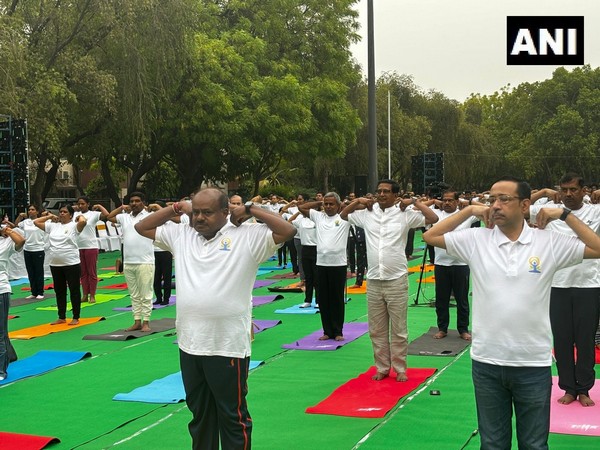Union Minister HD Kumaraswamy congratulates PM Modi for "showcasing India to world through yoga"