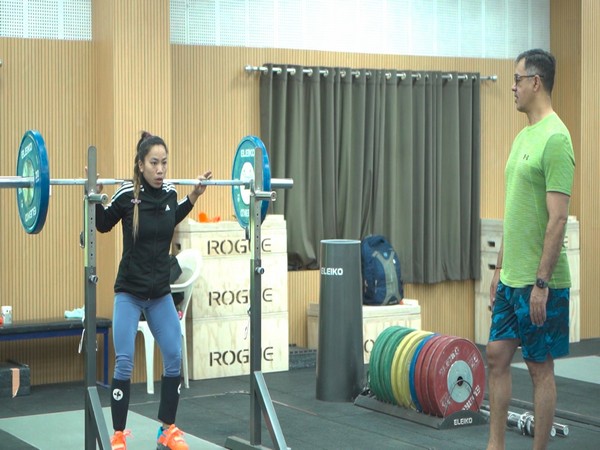 Mirabai Chanu Eyes Glory in Paris: Aiming for 90kg Snatch Lift