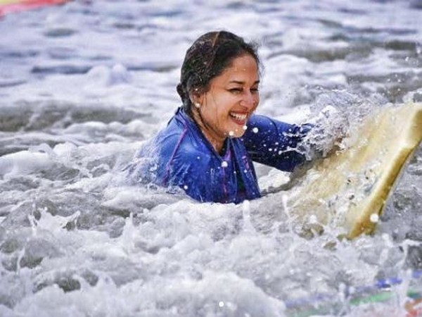 Madhuri Dixit pens quarantine thoughts, suggests to choose 'experiences over things'